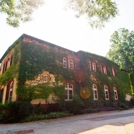 ゲストハウス Gustav 3*